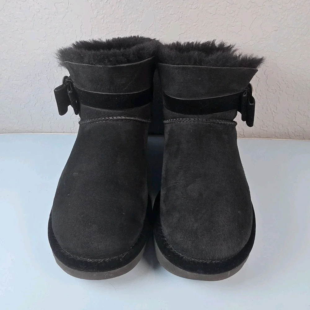 UGG Mini Karlie Brooch Black Suade Boots Size 8 Velvet & Swarovski Crystals Warm